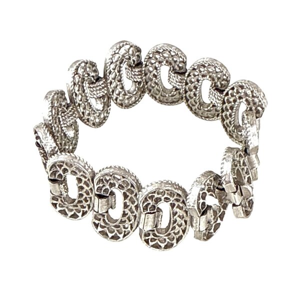 Vintage Crown Trifari Silver Tone Link Bracelet Textured Oval Design 7.5" - Picture 1 of 8